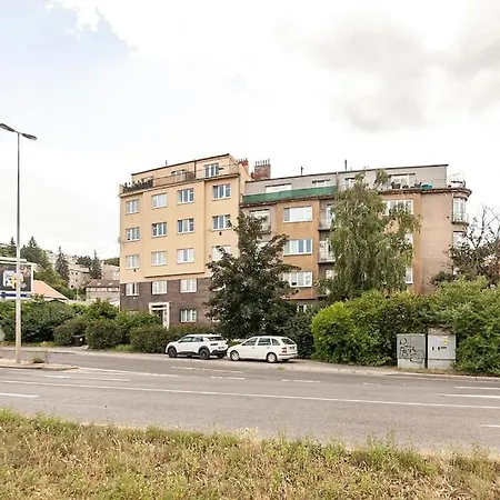 Renovated Cosy & Quiet Flat Near Smichov Station