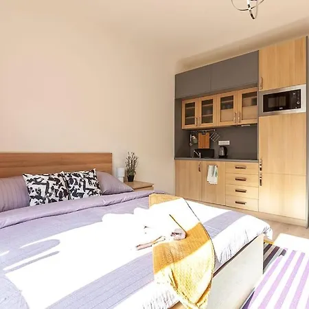 Renovated Cosy & Quiet Flat Near Smichov Station Apartment Prague