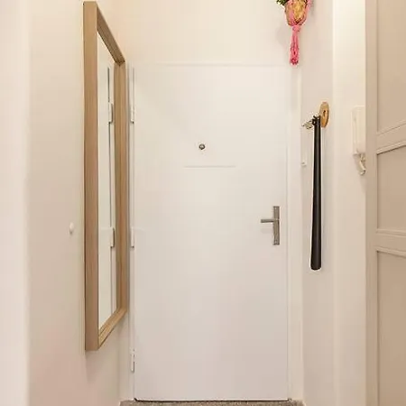 Renovated Cosy & Quiet Flat Near Smichov Station * Prague